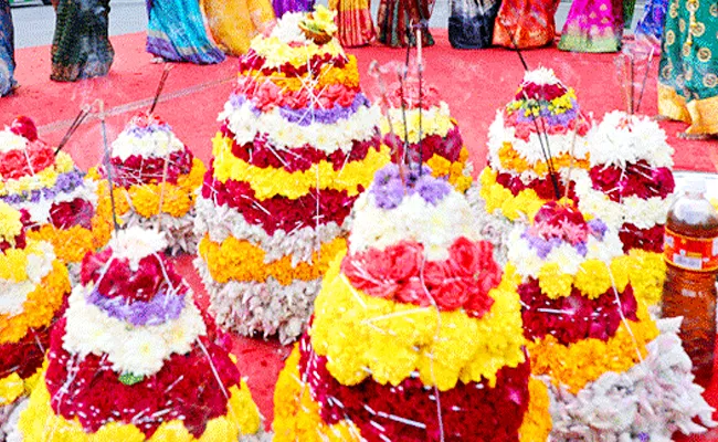Saddula Bathukamma Festival different dates in different areas - Sakshi