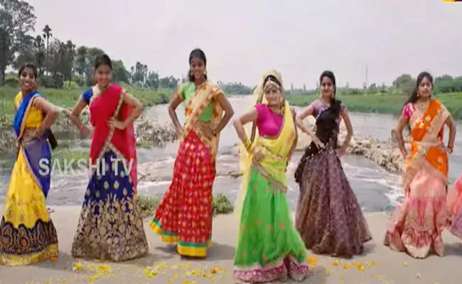 Bathukamma New Song Tella Tellarindi Tammullu Song Goes Viral - Sakshi
