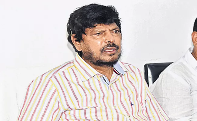 Ramdas Athawale Comments On Andhra Pradesh Three Capitals - Sakshi