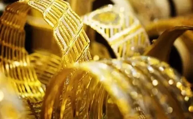 MP: Man Fulfill Wife Last Wish Donates Rs 17 Lakh Gold Jewellery Temple - Sakshi