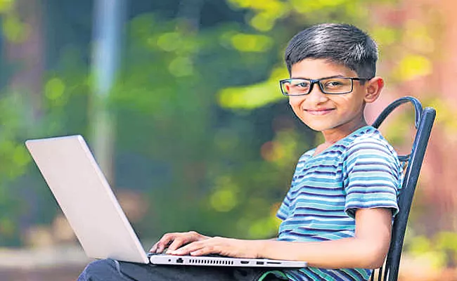 Laptops For 6.53 Lakh Students Government of Andhra Pradesh - Sakshi