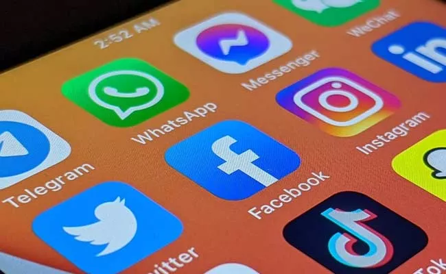 Telegram Signal users surge amid Facebook Global Outage - Sakshi