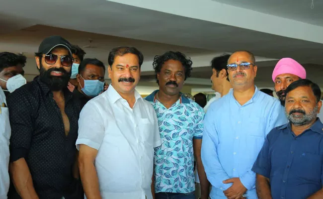 Vinay Bhaskar Appreciated Ram Asur Movie Team - Sakshi