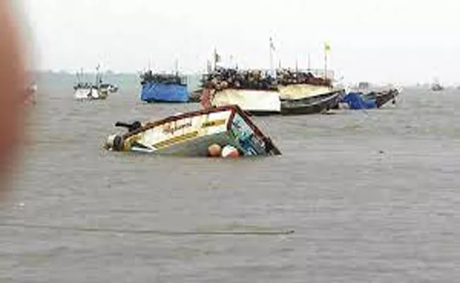 One fishermen die as boat capsizes at sea - Sakshi