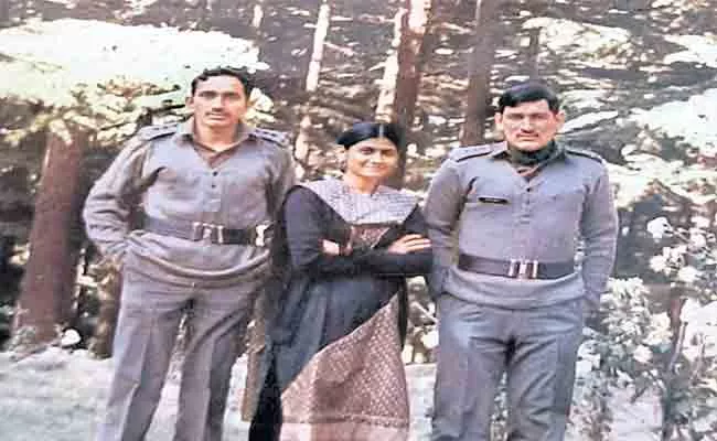 Ex Colonel Durga Prasad Emotional Words About Bipin Rawat - Sakshi