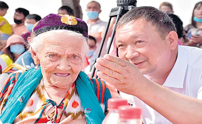 Oldest person in China dies at 135 - Sakshi