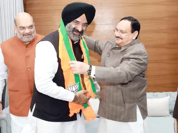 Akali Dals Manjinder Sirsa Joins BJP Ahead Of Punjab Elections - Sakshi