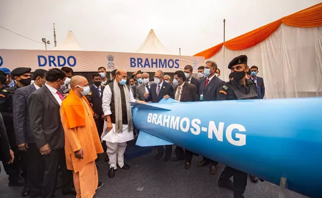 Manufacturing Brahmos missile not to attack any country - Sakshi