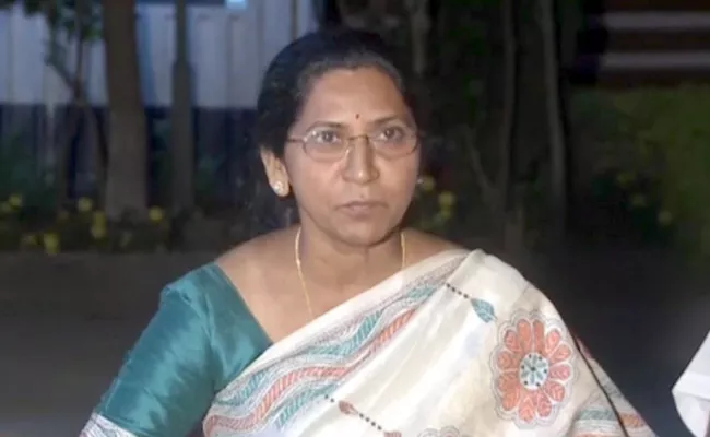 Etela Jamuna Responds To Medak District Collector Press Meet - Sakshi