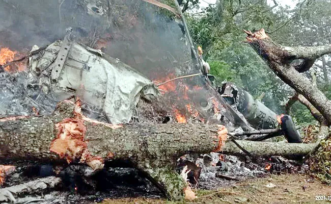 CDS Gen Bipin Rawat Chopper Crashes, 14 On Board, Details Inside - Sakshi