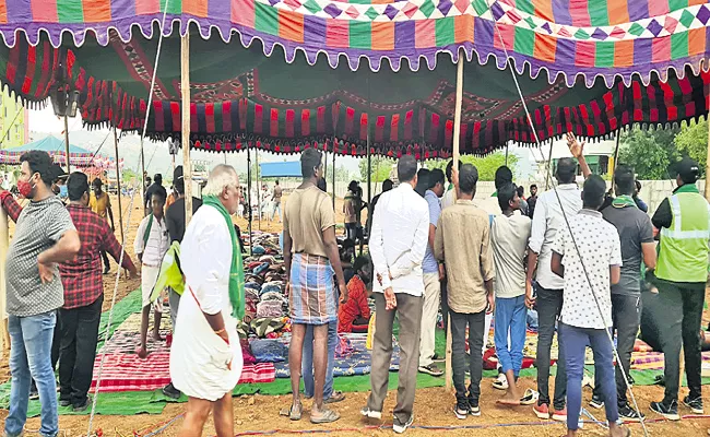 TDP Politics In The Name Of Amaravati Farmers Padayatra At Srikalahasthi - Sakshi
