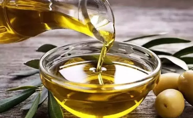 Retail Edible Oil Prices Drop By Rs 5-20 per KG in Major Retail Markets - Sakshi