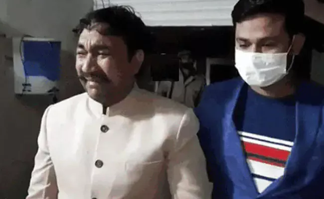 Viral Video: BSP Leader Seen Crying Profusely After Not Getting Party Ticket - Sakshi