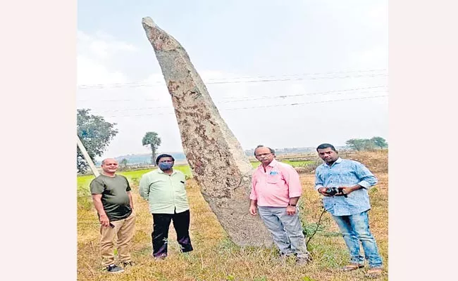 Telangana History Team Found Rare Stone In Suryapet - Sakshi
