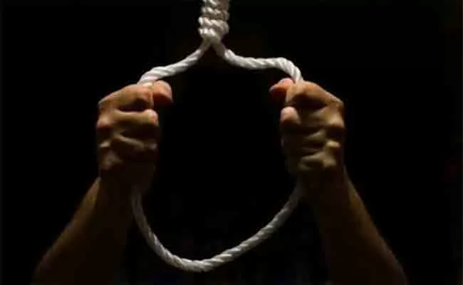 Man Committed Suicide in Hiramandalam Srikakulam - Sakshi