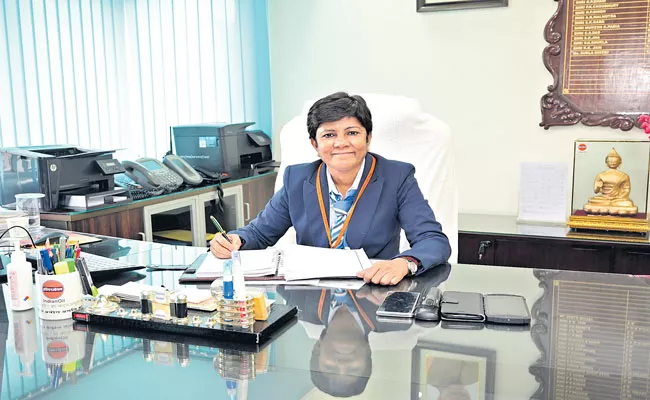 Challenges are the stairs to success says Sukla Mistry - Sakshi
