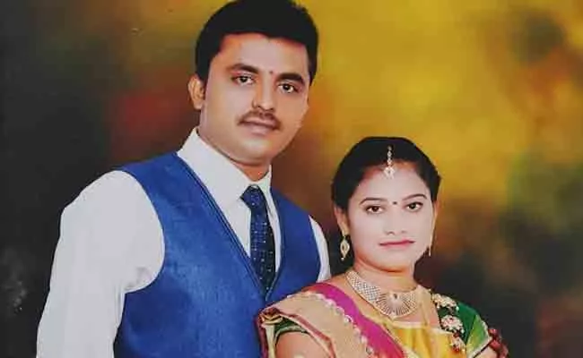 Married Woman Commits Suicide in Dharmavaram Anantapur - Sakshi