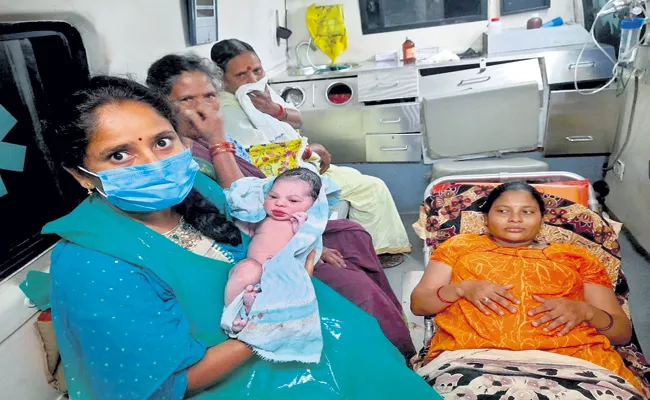 Childbirth for two pregnant women In 108 ambulance - Sakshi