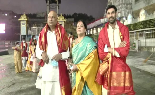 Bellamkonda Sai Srinivas Visits Tirumala Tirupati Devasthanam With Family - Sakshi