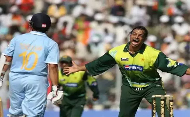 Shoaib Akhtar Highlights Rare Energy Lacked By Indian Pacers - Sakshi