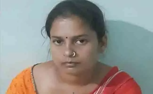 Woman Arrested For Assassination Family Members Of Five Karnataka - Sakshi