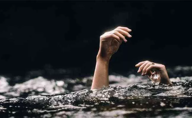 Old Man Try To Rescue Woman From Water Shared Bizarre Experience - Sakshi
