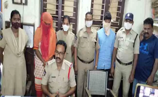 Woman Assassinates Her Husband With Lover In Vizianagaram District - Sakshi