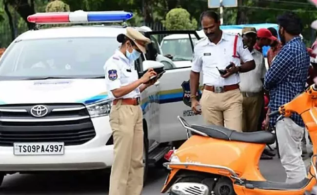 Hyderabad Traffic Police Planning to Give Discount on Vehicle Pending Challans - Sakshi