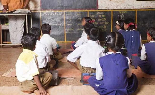 MP Retired Govt Teacher Donates 40 Lakhs To Poor Students - Sakshi