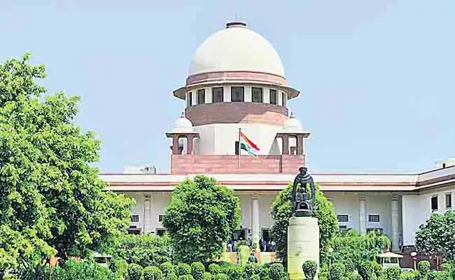 New Delhi: Supreme Court Says Manikonda Jagir Land Belongs To Telangana Govt - Sakshi