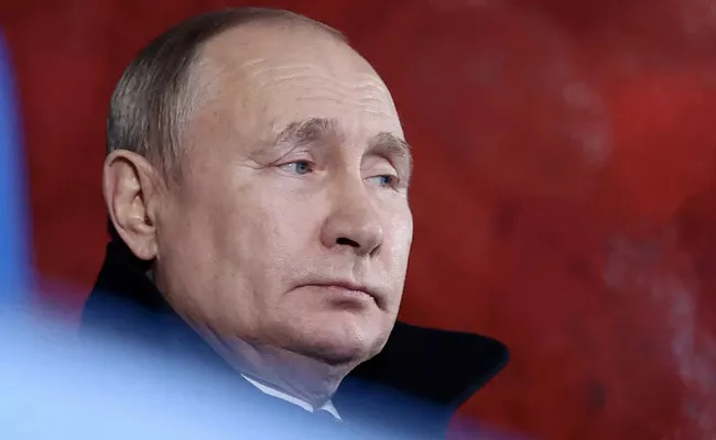 Vladimir Putin Who Wo't Be Use Botox Due To Sanctions - Sakshi