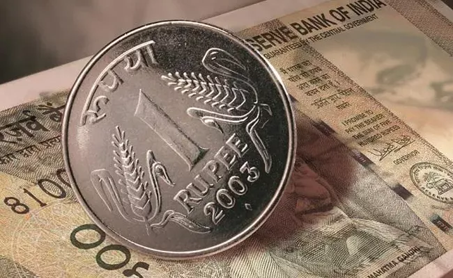 Rupee To Depreciate To 77.5 By March 2023 Says Crisil - Sakshi
