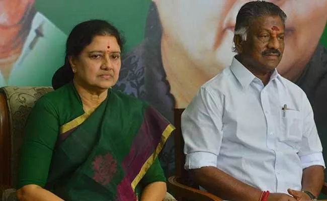 Panneer Selvam Clean Chit To Vk Sasikala Over Jayalalithaa Death Case - Sakshi
