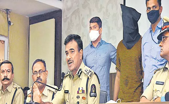 Hyderabad Police Arrests Nigerian National In Mahesh Bank E Fraud Case - Sakshi