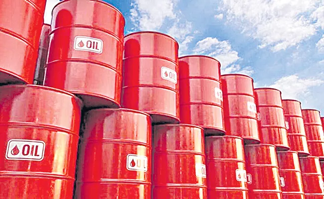 India oil import bill to top 100 billion dollers in current fiscal - Sakshi