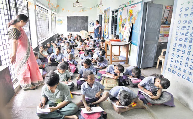 Juluri Gowri Shankar Article On Telangana Sahitya Academy Initiative Mana Ooru Mana Chettu - Sakshi