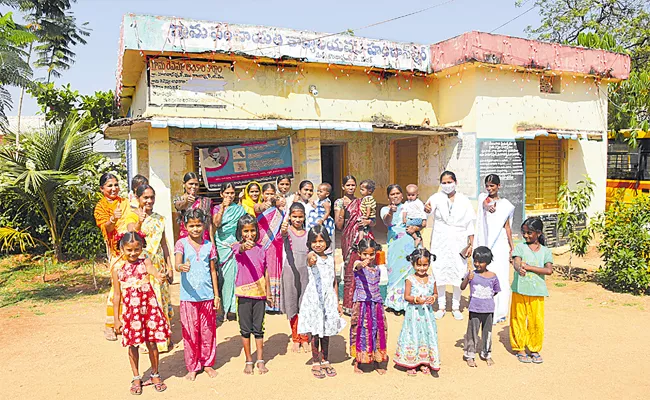 International Women's Day: Villagers Celebrate Birth Of Girl Child In Haridaspur | - Sakshi
