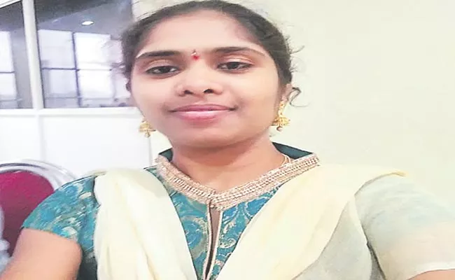 Married Woman Manasa Commits Suicide in Hyderabad - Sakshi