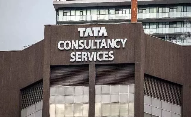 Tcs Employees Likely to Get Higher Salary Hikes This Year - Sakshi
