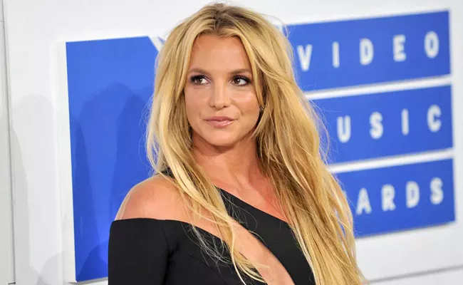 Pop Singer Britney Spears Shares Naked Photos On Instagram - Sakshi
