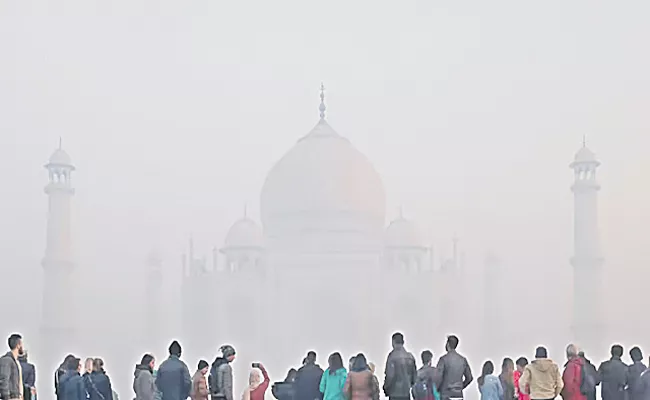 Pollution led to over 24 lakh premature deaths in India - Sakshi