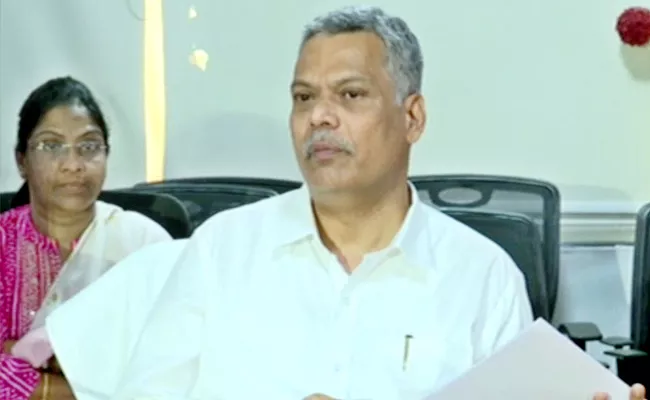 APSRTC MD Tirumal Rao Gives Clarity On Yellow Media False News - Sakshi