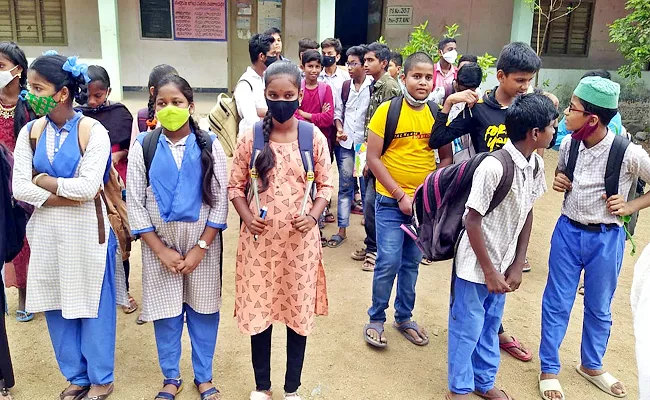 Telangana Schools To Reopen From Monday - Sakshi