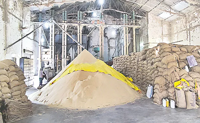 CFTRI Scientists Selected Rice Mills For Test Milling In Telangana - Sakshi