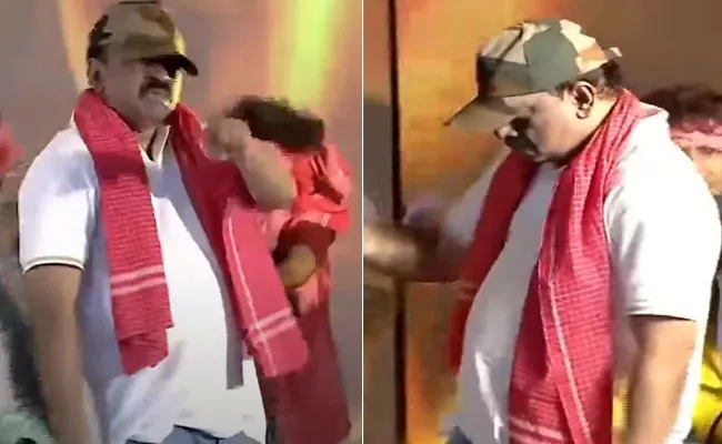 Ram Gopal Varma Dance For Gaddar Song In Kannada Movie Pre Release Event - Sakshi