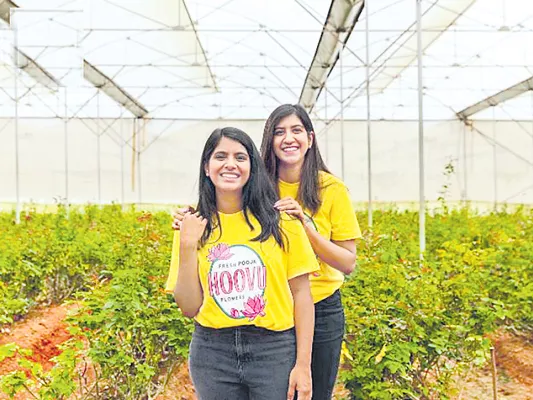 Hoovu Fresh: Yeshoda and Rhea Karuturi Success Story on flowers business - Sakshi