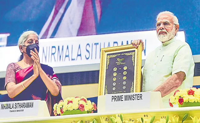 PM Narendra Modi launches Jan Samarth portal for credit-linked schemes - Sakshi