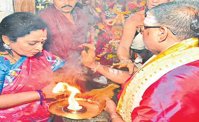 Governor Tamilisai Soundararajan At Bonalu Festival In Hyderabad - Sakshi