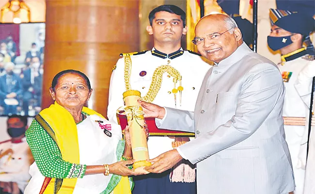 Jharkhand Social Worker Chutni Devi Honored Padma Shri Award - Sakshi