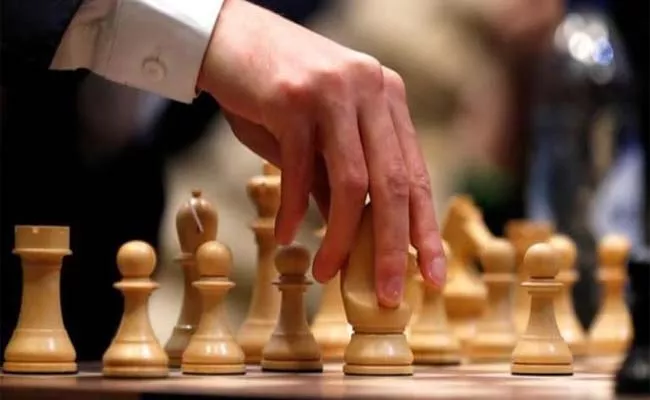 Chess Robot Grabbed And Fractured 7 Year Old Opponents Finger  - Sakshi